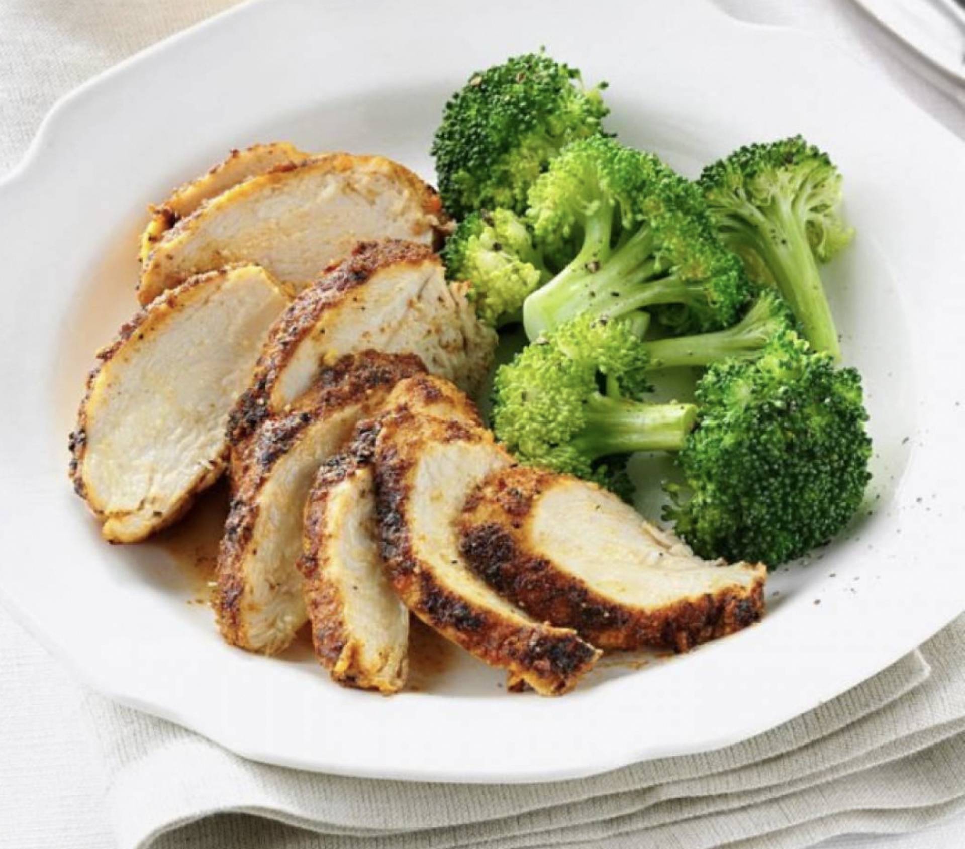 Blackened Chicken with House Broccoli and Sweet Potato (GL)