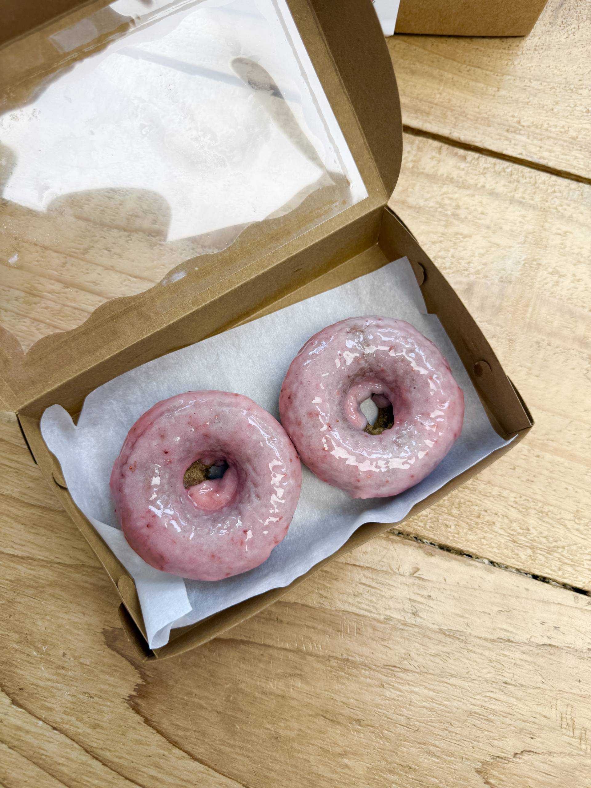 Van Friendly Strawberry Donuts (2 per)