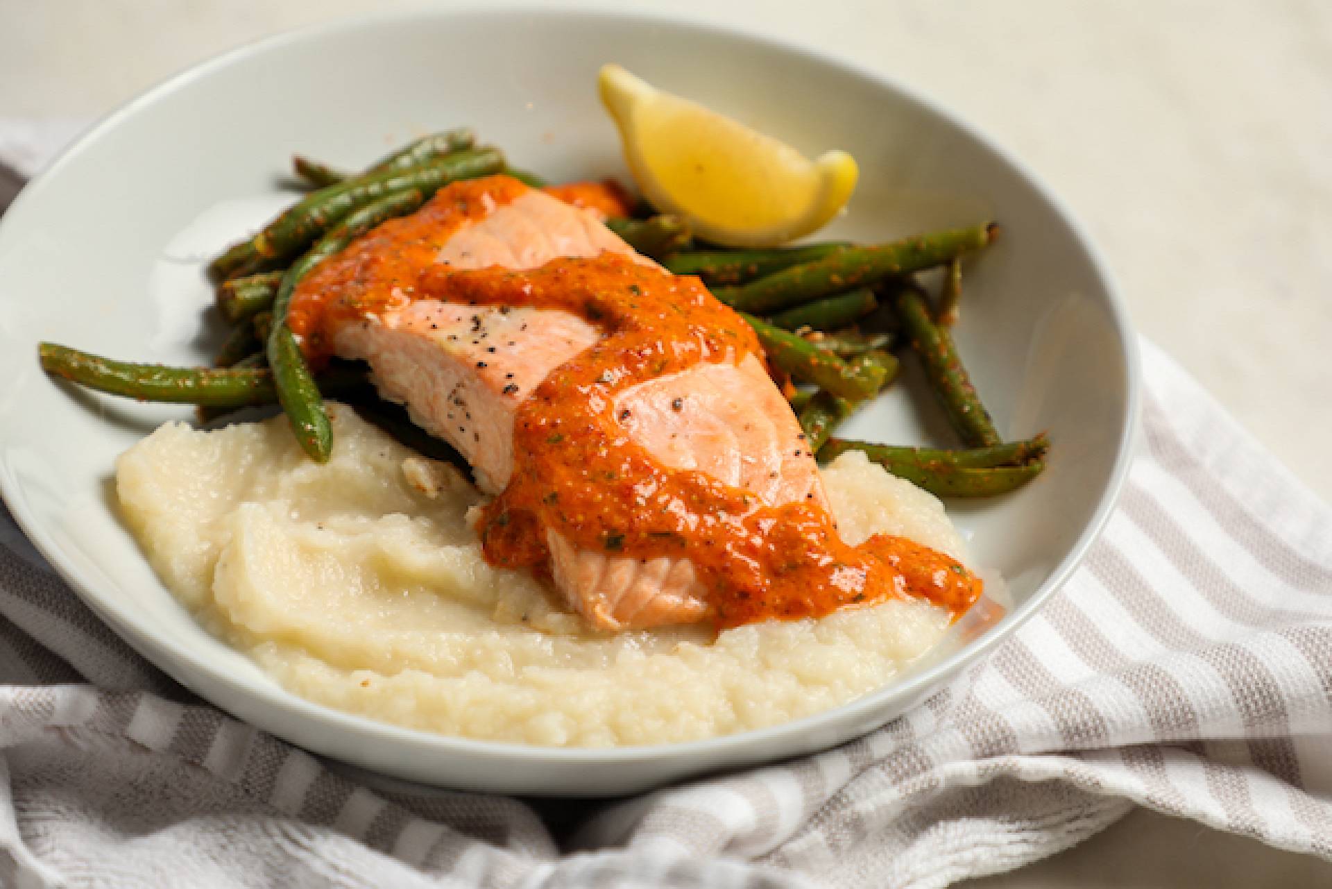Baked Salmon with Green Beans (Low Carb)